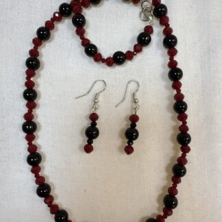 Glass bead red and black pendant set